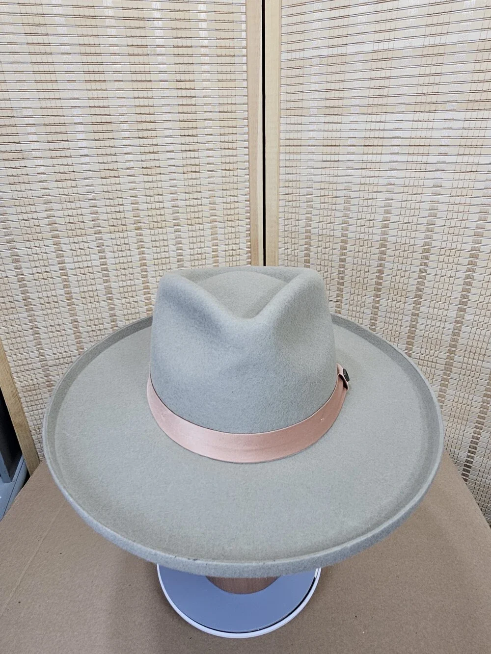 Brixton Victoria Felt Fedora Wool Timberwolf Rose Gold Satin Size S NWT